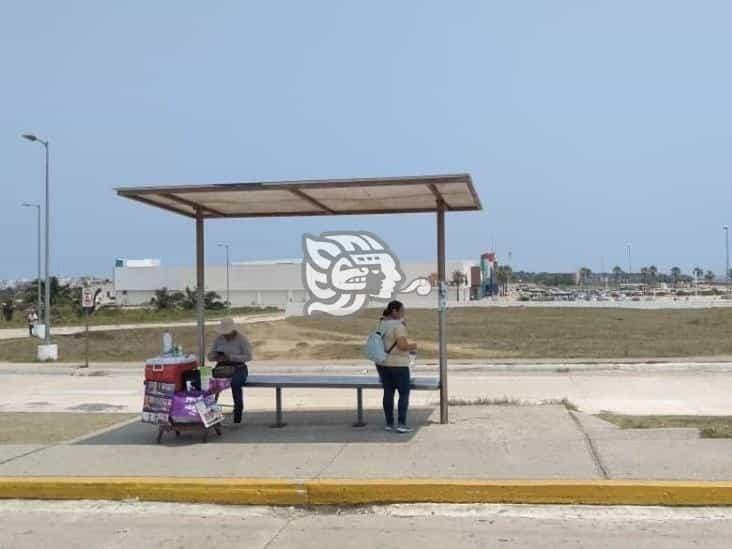 Continúan los asaltos en parada de plaza en Coatzacoalcos