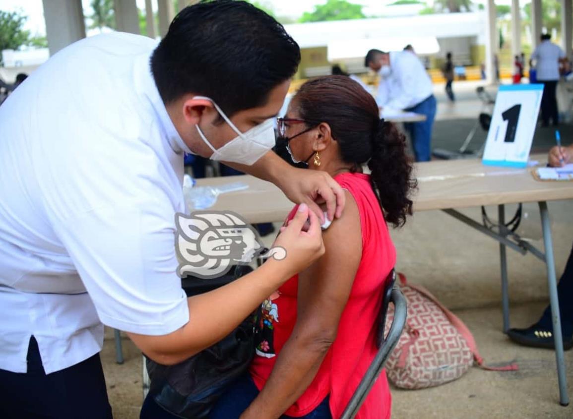 Vacunarán en Coatzacoalcos a alrededor de 37 mil personas de 40-49 años