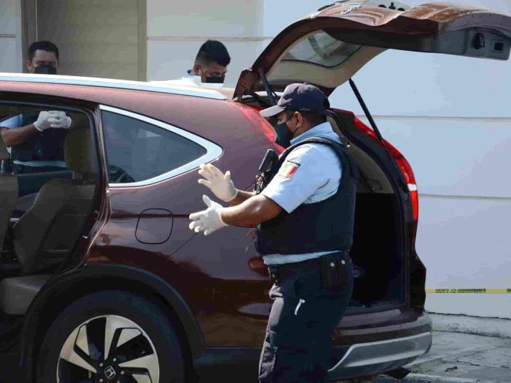 Atrapan a tres sujetos tras intentar robar el interior de una casa en Costa de Oro