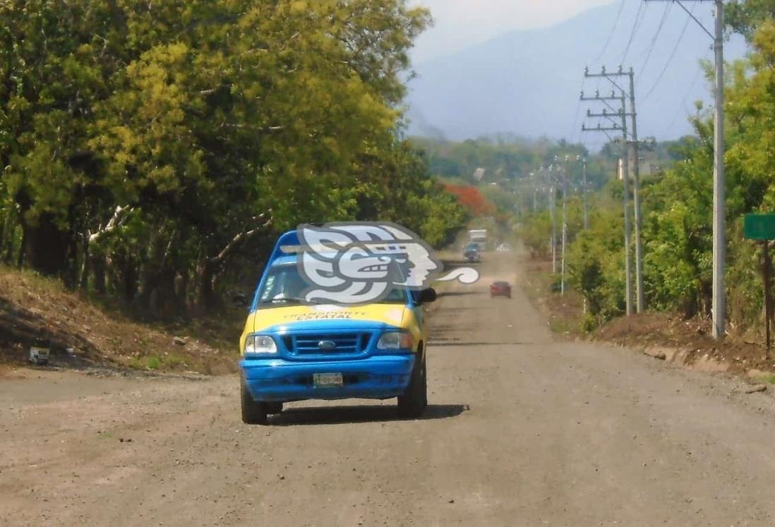 Persiste “pirataje” en transporte público de Sierra de Soteapan