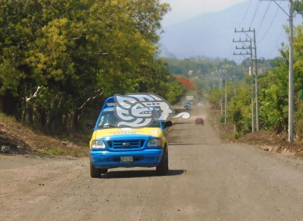 Persiste “pirataje” en transporte público de Sierra de Soteapan