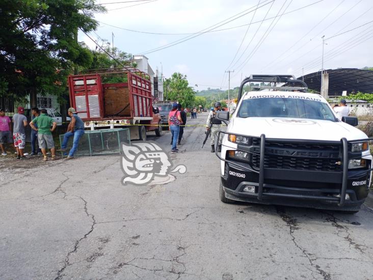 Asesinan a dos en casa de campaña de candidato en Coxquihui