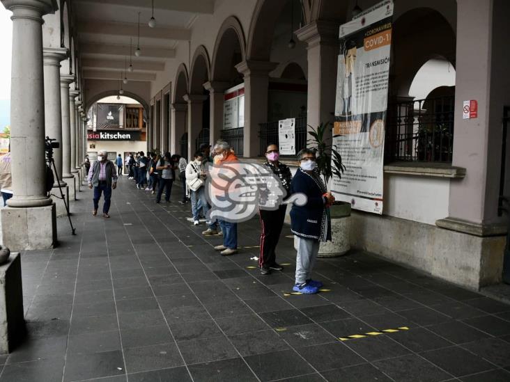 INE abandona a ciudadanos que acudieron a votar en casillas especiales en Xalapa