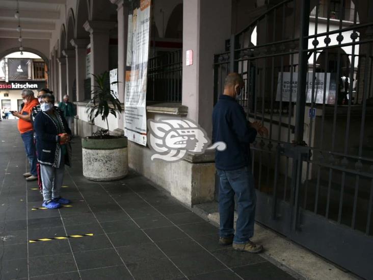 INE abandona a ciudadanos que acudieron a votar en casillas especiales en Xalapa
