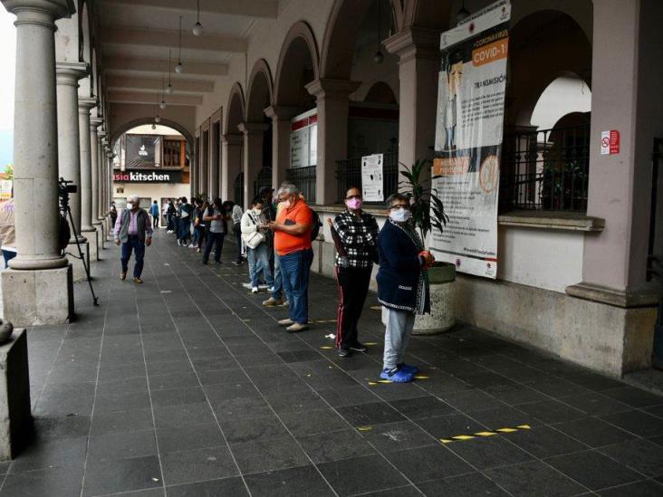 INE abandona a ciudadanos que acudieron a votar en casillas especiales en Xalapa