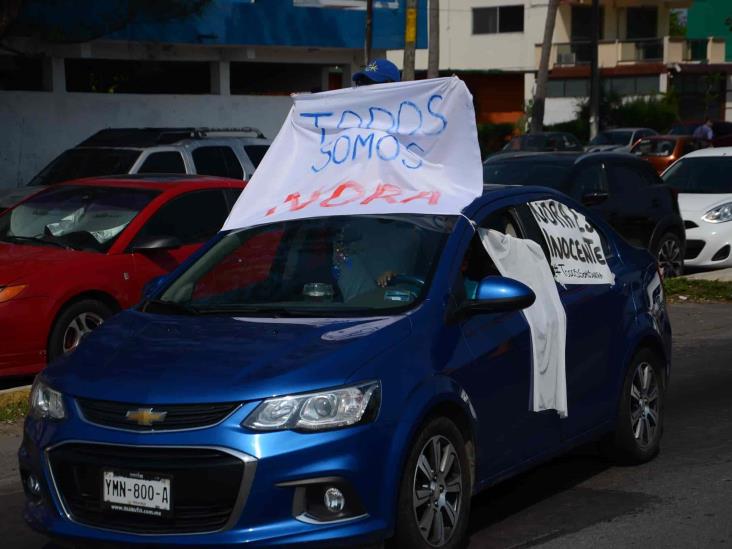 Se manifiestan a favor de enfermera jarocha; familiares y amigos piden justicia