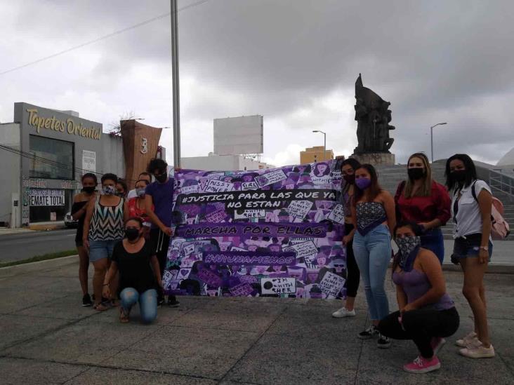 Se manifiestan y piden alto a violencia de género y feminicidios