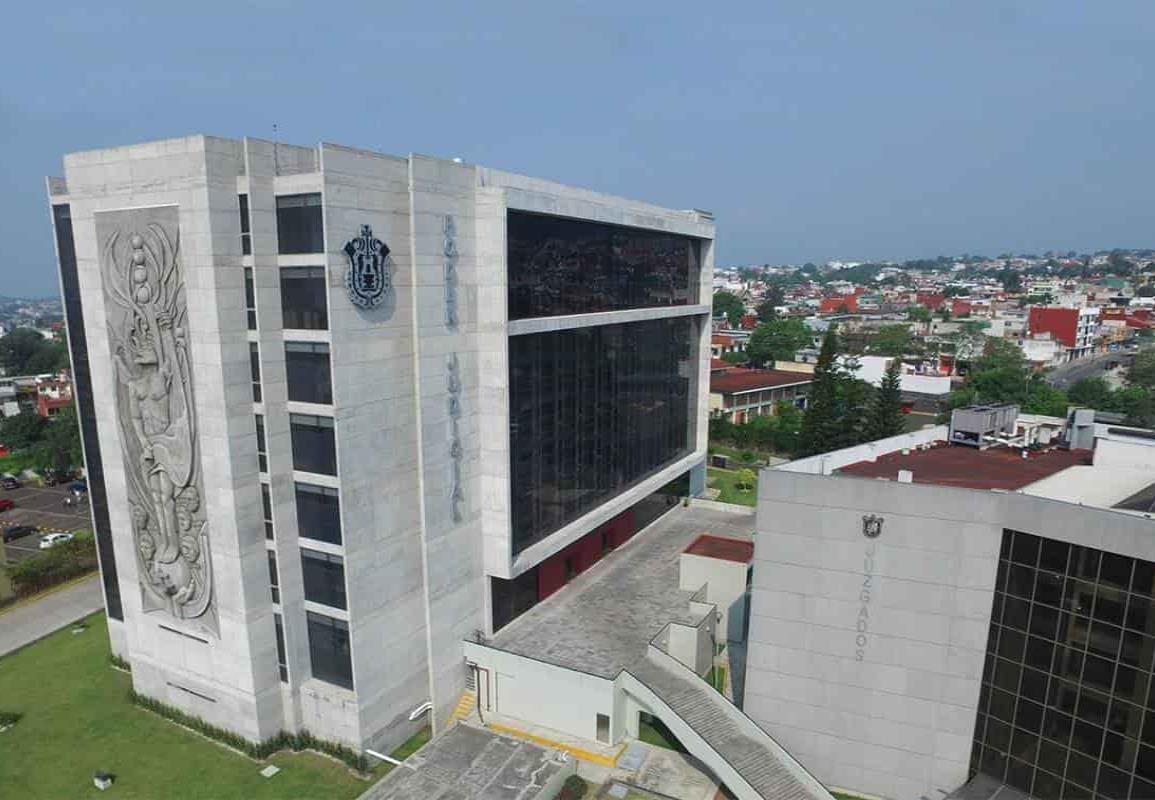 Dan megapuente a trabajadores del PJE en Pánuco para disfrutar su carnaval