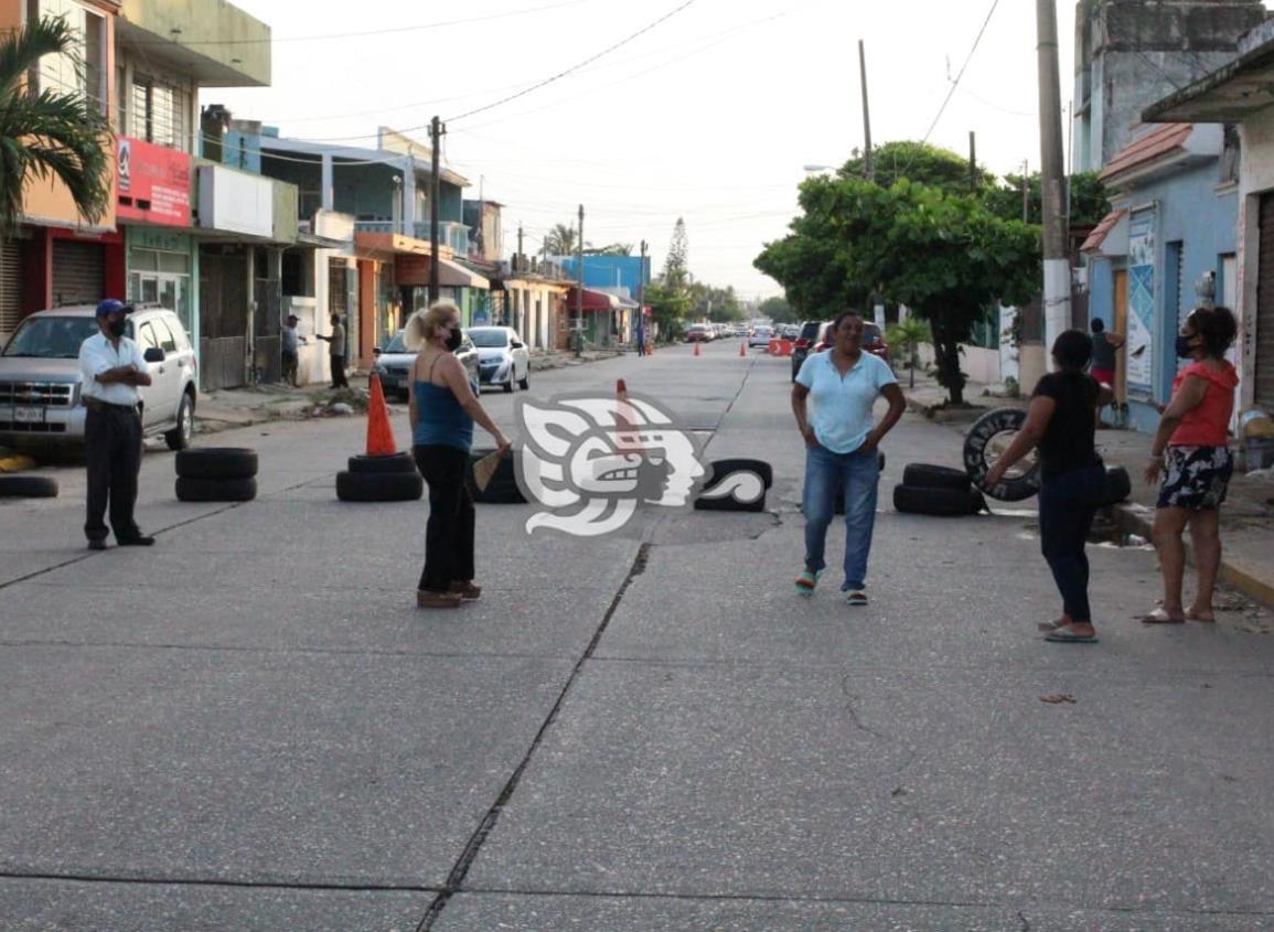 Bloquean la avenida Quevedo; llevan más de 20 horas sin luz