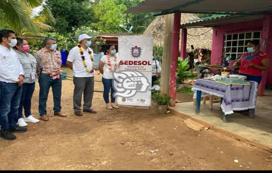 Inspeccionan Programa Mujer Emprendedora en Chacalapa