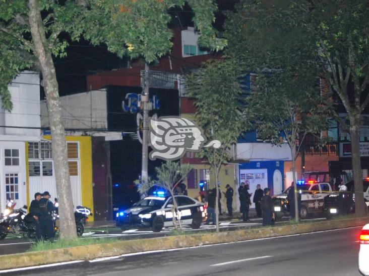 Pistoleros en motocicleta disparan contra el table dance Black Cat en Xalapa