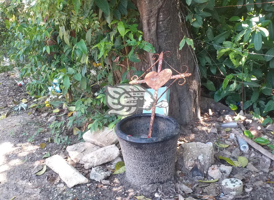 Rituales de brujería no cesan en los panteones de Agua Dulce