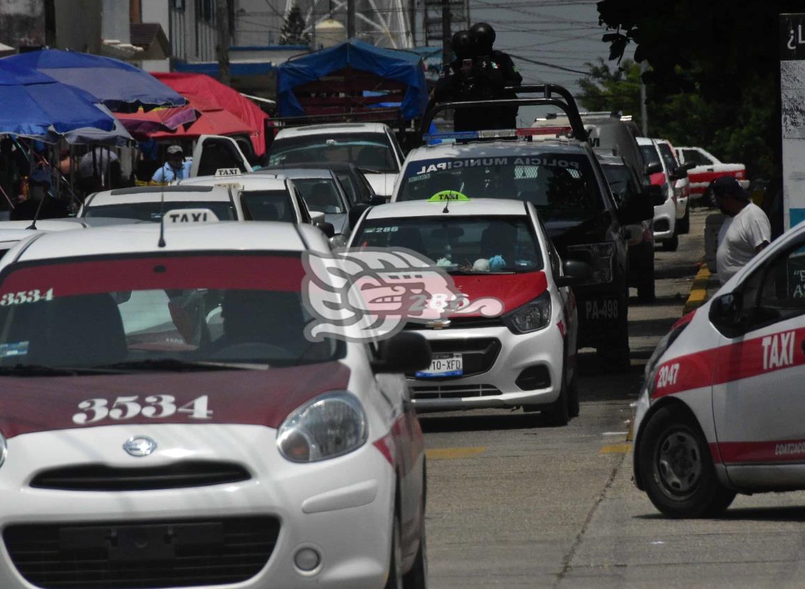 Con violencia roban el taxi 1842 en Coatzacoalcos