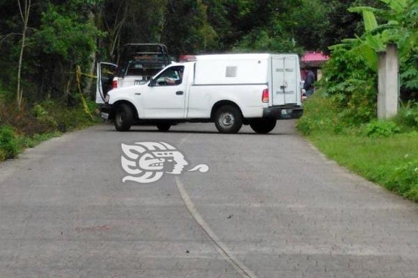 Muere mujer a orillas de la carretera a Coconal, en Xico