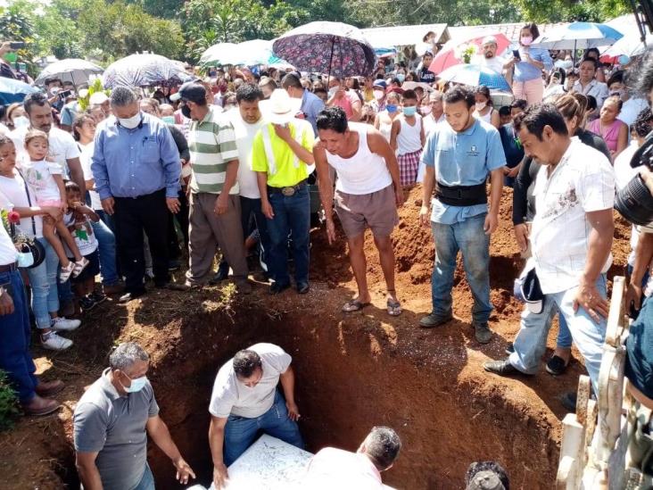 Despiden a menores asesinados en Amatlán; ‘balas fueron del Estado’, aseguran