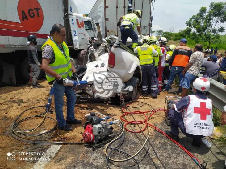 Fuerte accidente sobre la Córdoba-Veracruz; hay tres lesionados