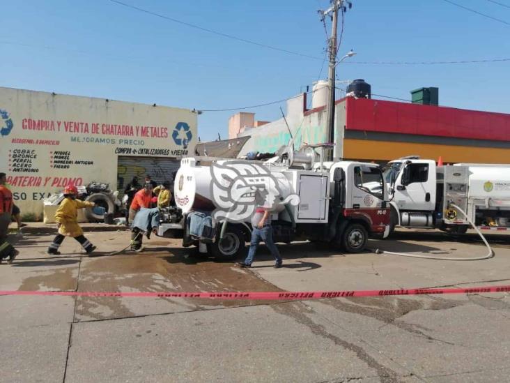 Incendio en chatarrera moviliza a PC y Bomberos en Coatzacoalcos