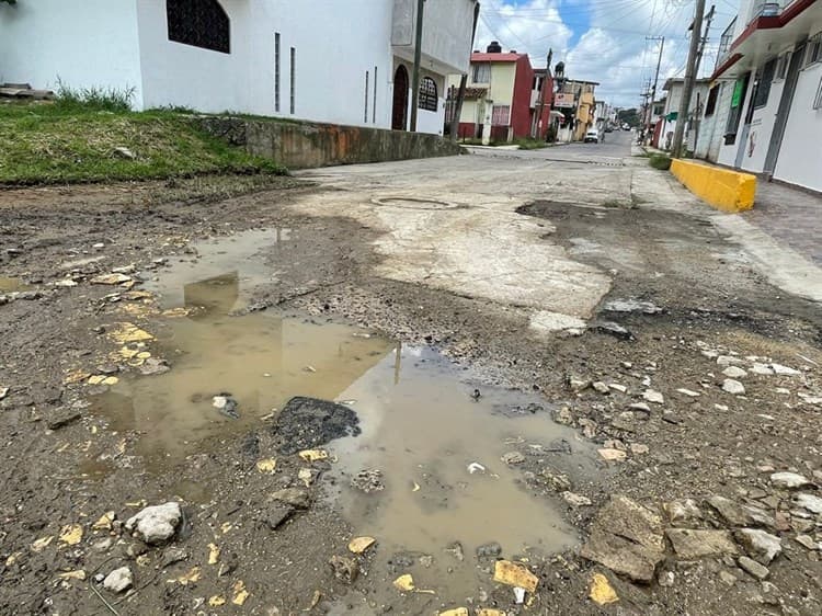 Bandas de delincuentes e inundaciones quitan paz a Las Fuentes, en Xalapa