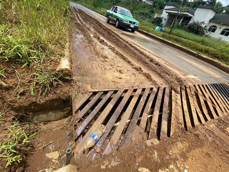 Bandas de delincuentes e inundaciones quitan paz a Las Fuentes, en Xalapa