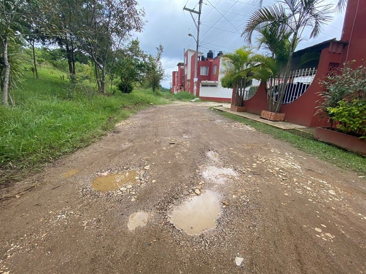 Bandas de delincuentes e inundaciones quitan paz a Las Fuentes, en Xalapa