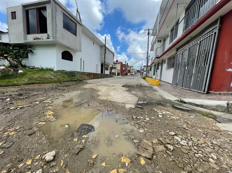 Bandas de delincuentes e inundaciones quitan paz a Las Fuentes, en Xalapa