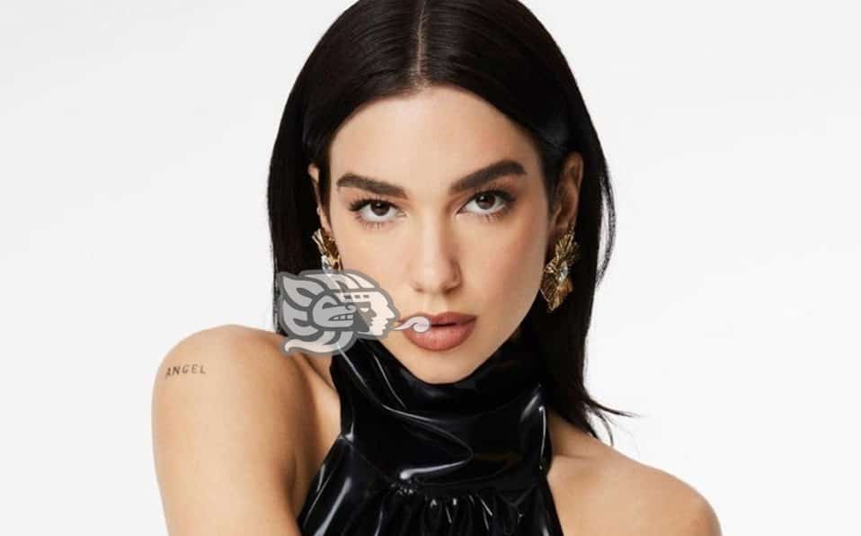 ¿La gemela perdida de Dua Lipa vive en Nuevo León? Cajera causa sensación por su parecido (+Video)