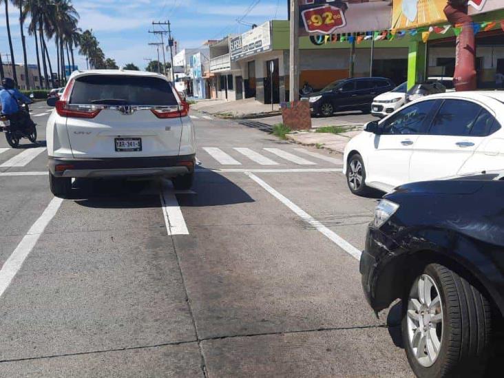 Se registra accidente entre dos unidades particulares en Veracruz