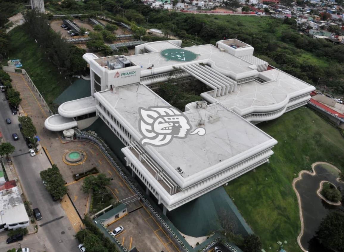 Vacunan a personal del Edificio Inteligente de Pemex en Coatzacoalcos