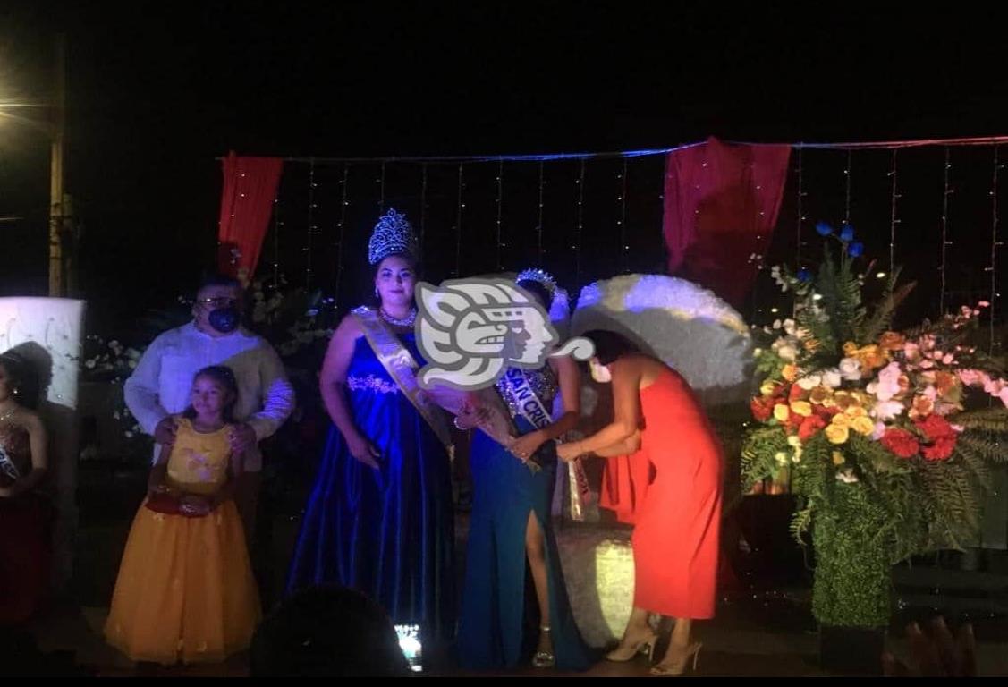 Coronaron a la reina de las fiestas patronales de Ixhuatlán del Sureste