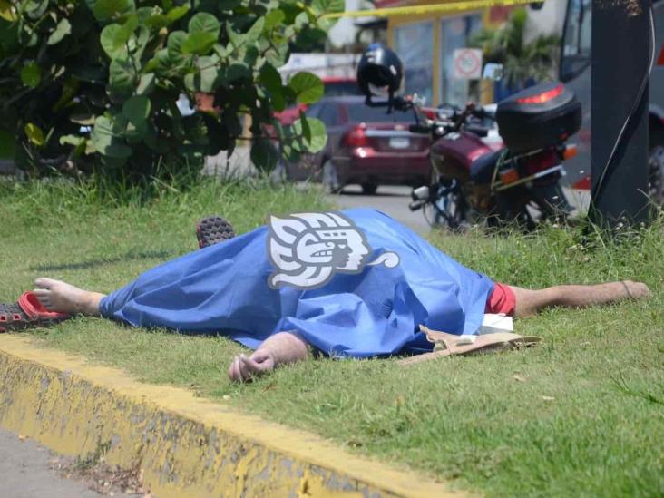 Hombre fallece de un infarto al corazón en calles de Veracruz