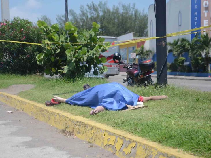 Hombre fallece de un infarto al corazón en calles de Veracruz