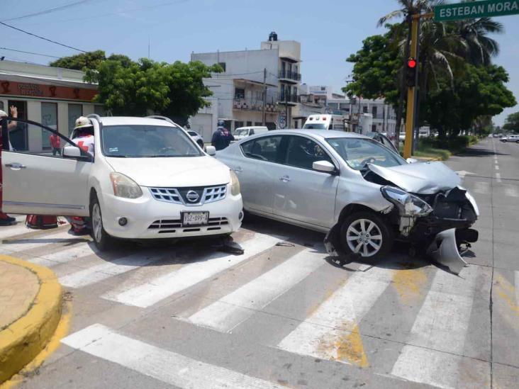 Se registra accidente entre dos unidades en Veracruz