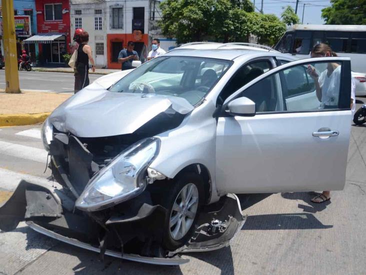 Se registra accidente entre dos unidades en Veracruz