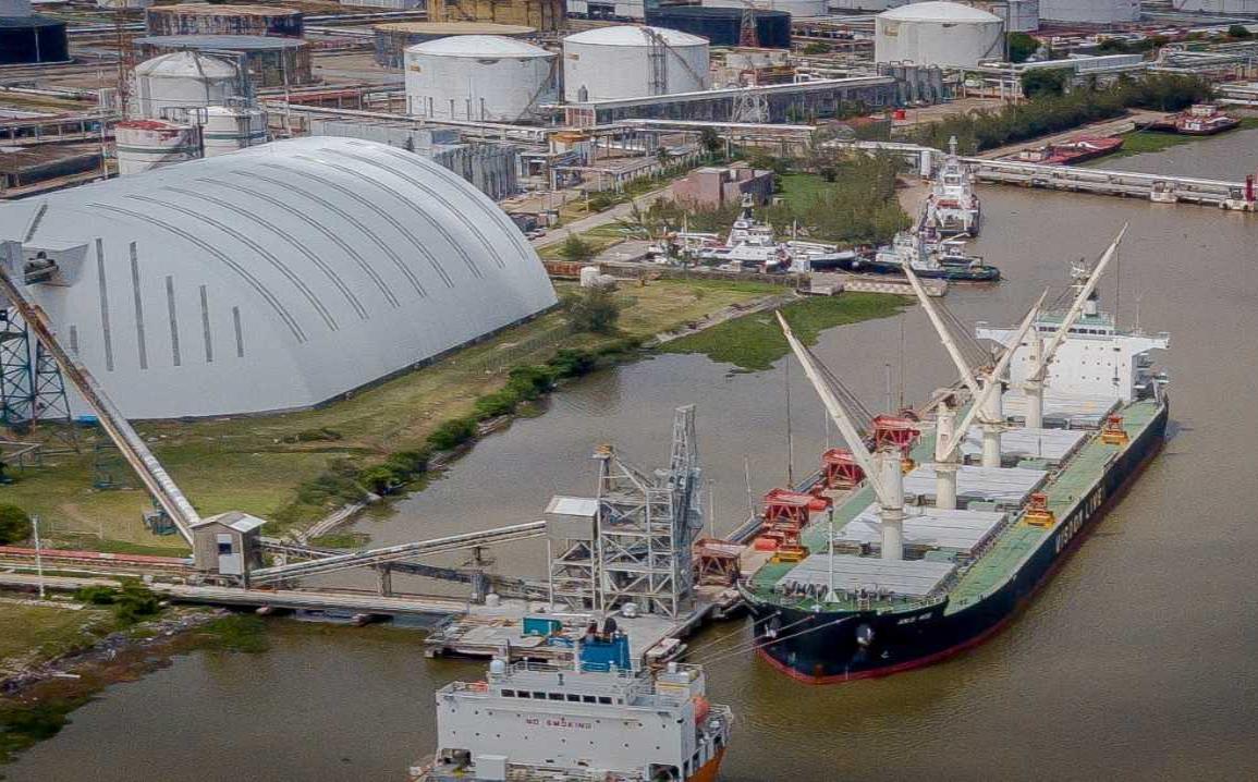 Controversia internacional por embarque ilegal de roca fosfórica a Innophos