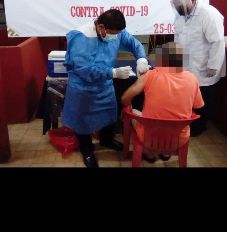 Vacunan contra el COVID-19 a población penitenciaria en Veracruz