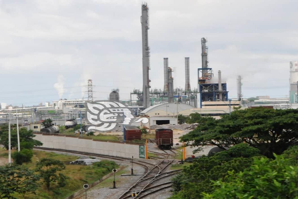 Regresan al “home-office” los trabajadores de la zona industrial de Coatzacoalcos