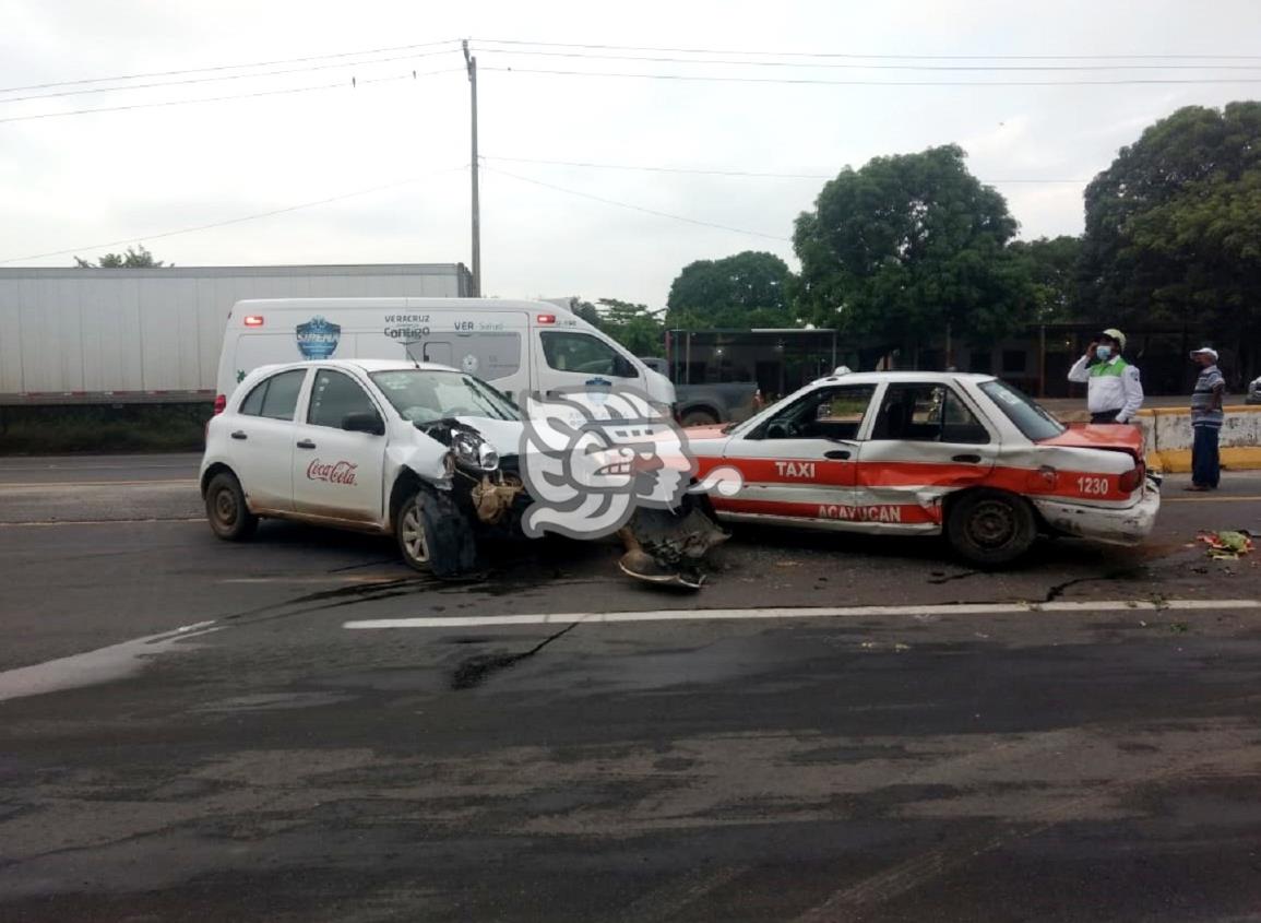 Choque sobre la Transístmica en Sayula deja un herido