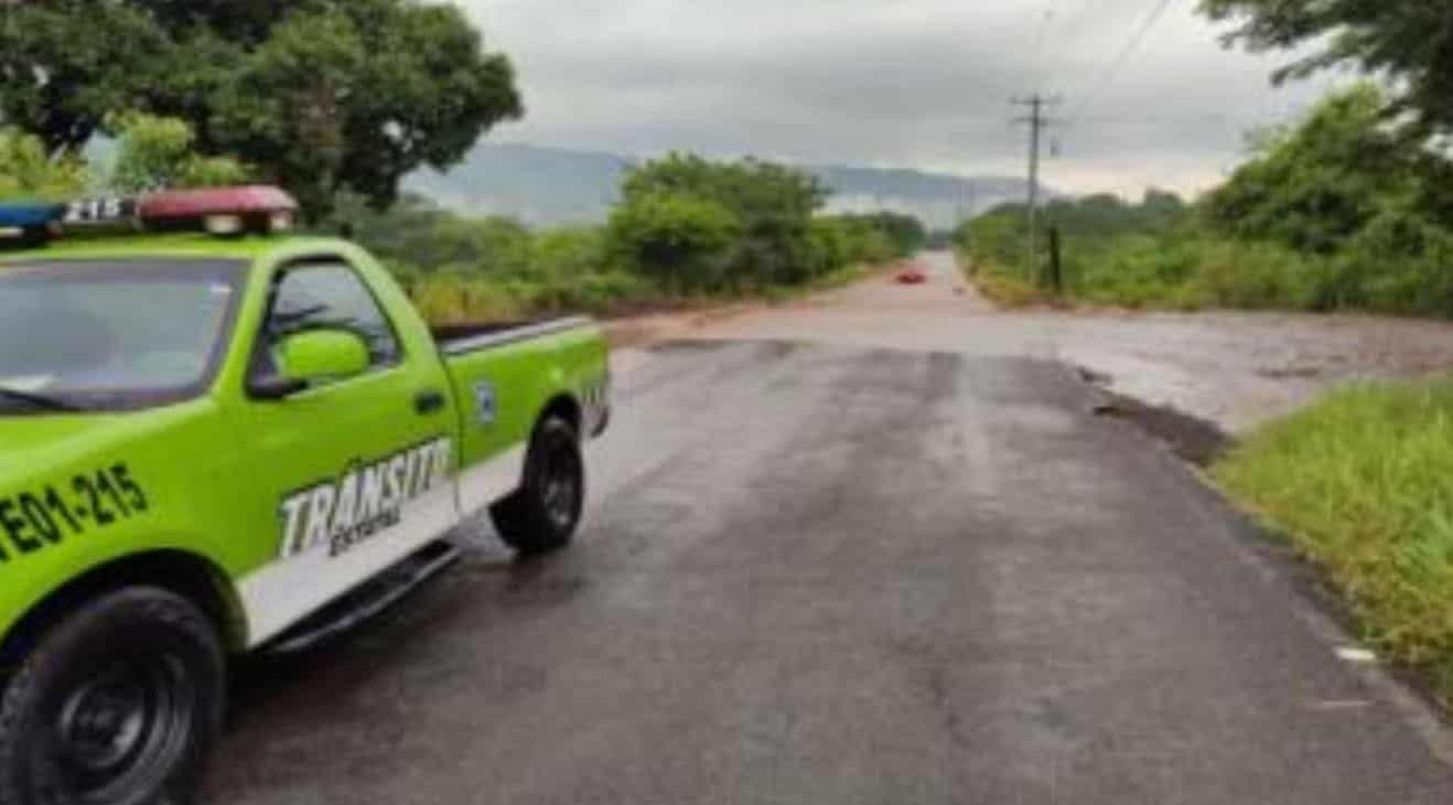 Continúa cierre parcial de circulación en la Tuxpan-Tampico