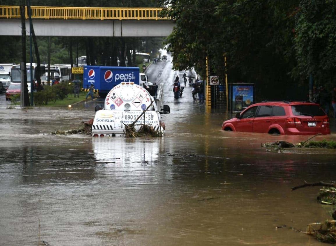 Xalapa, con 69 colonias dañadas por inundaciones y 56 con deslizamientos tras Grace