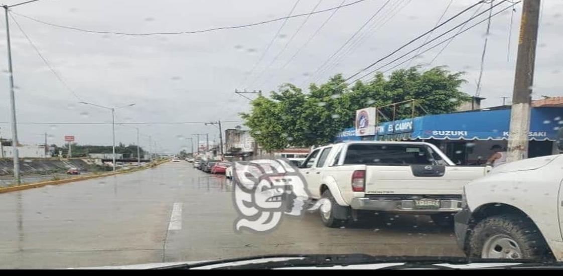 Hasta tres horas en fila para conseguir tanque de oxígeno en Minatitlán