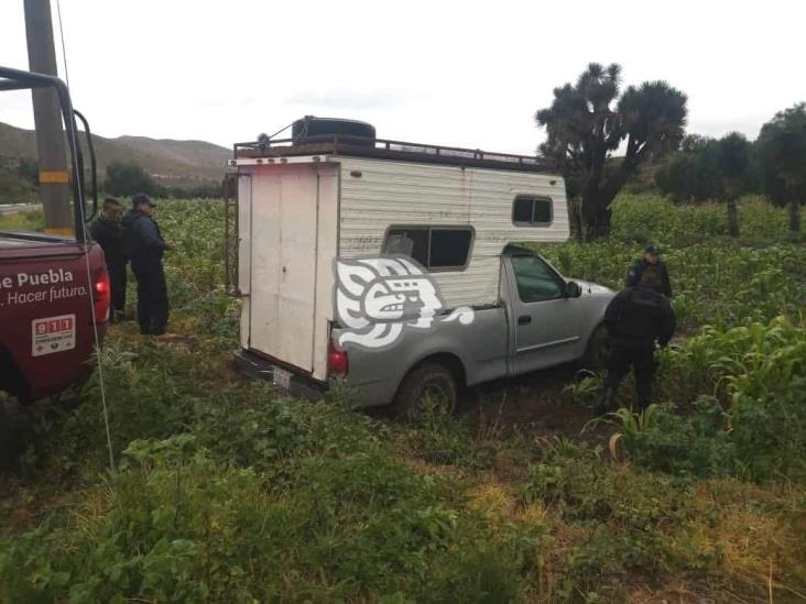 Atacan a balazos y asaltan a comerciante de Huatusco y a hijo en la Orizaba-Tehuacán