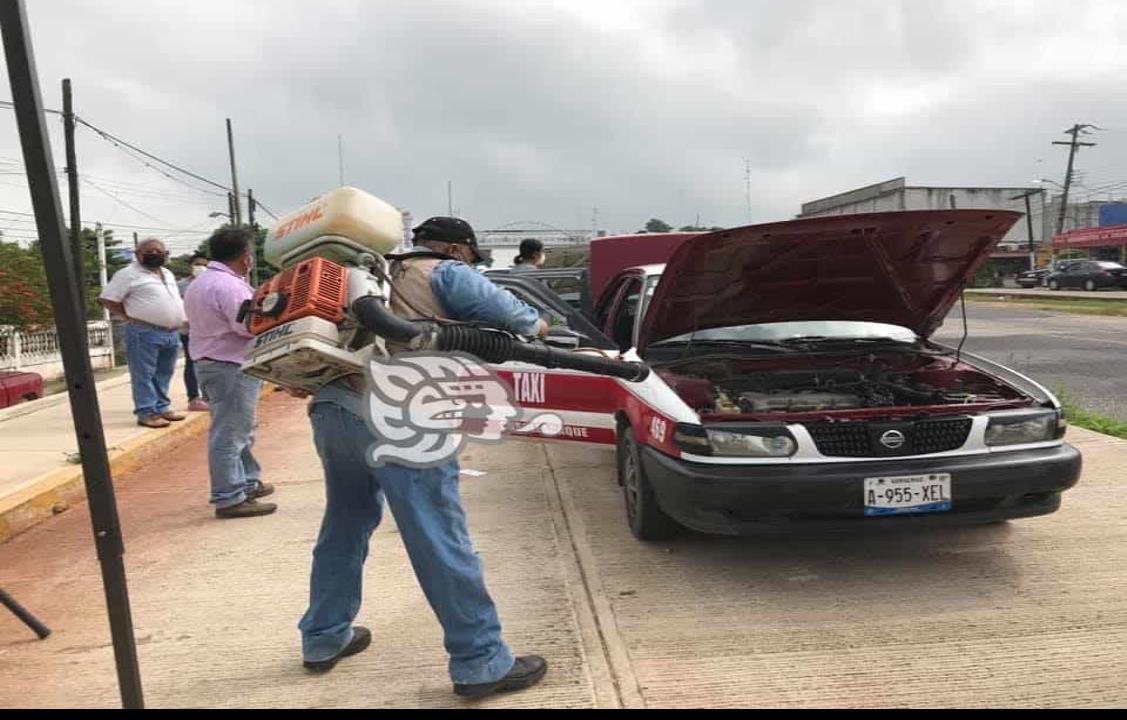 Más de 300 taxis desinfectados previo al regreso a clases