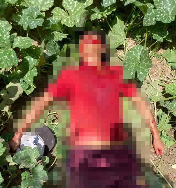 En Jáltipan, sicarios ejecutan a un joven en plena calle