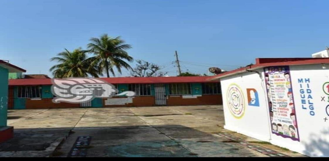 Primaria Miguel Hidalgo, sin actividades por robo de cableado y falta de agua