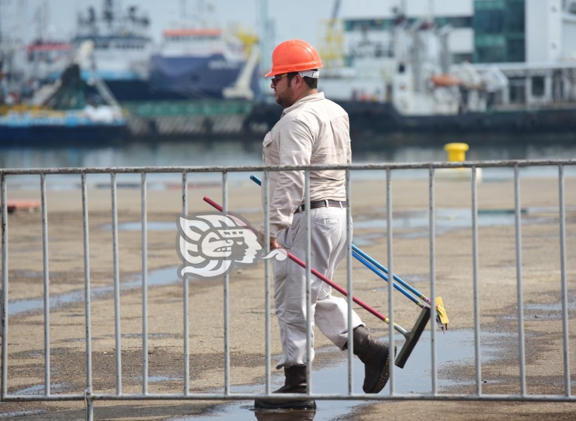 En Coatzacoalcos, vacunarán la próxima semana a petroleros