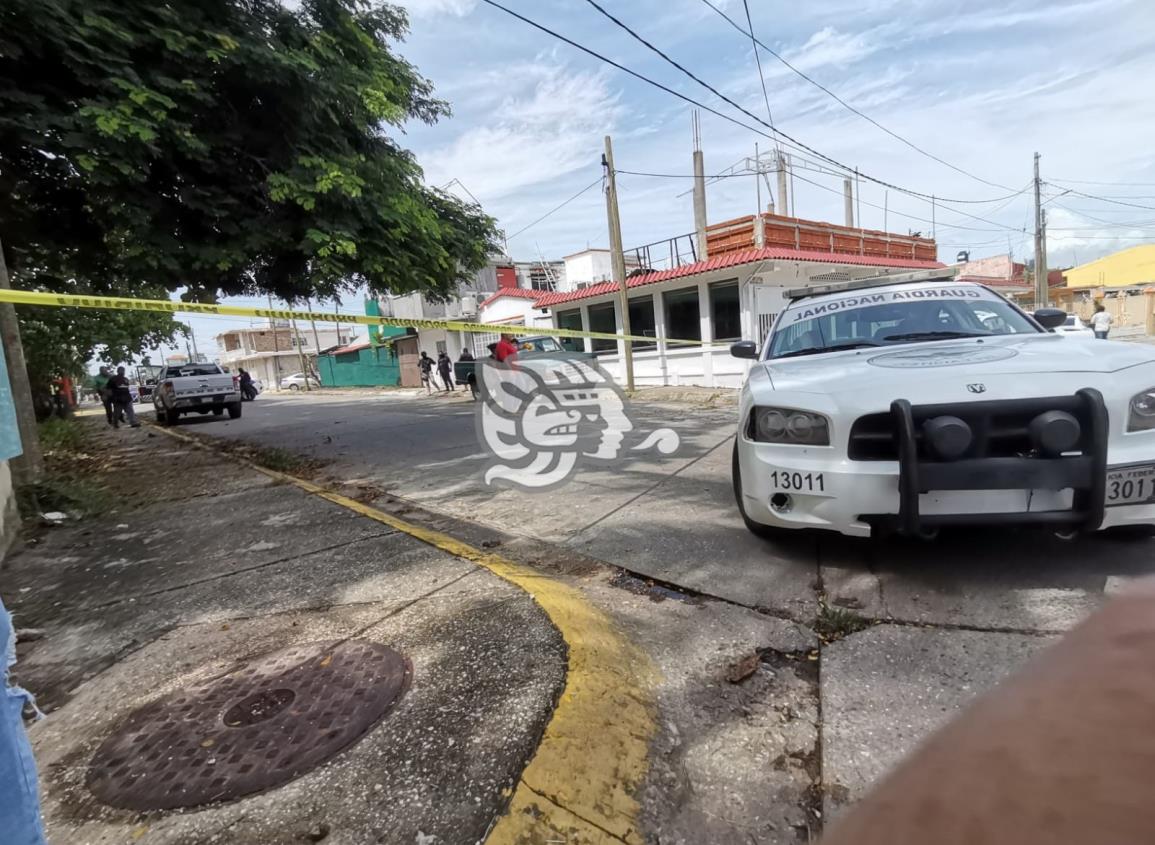 Aseguran dos camionetas abandonadas en calles de Nanchital