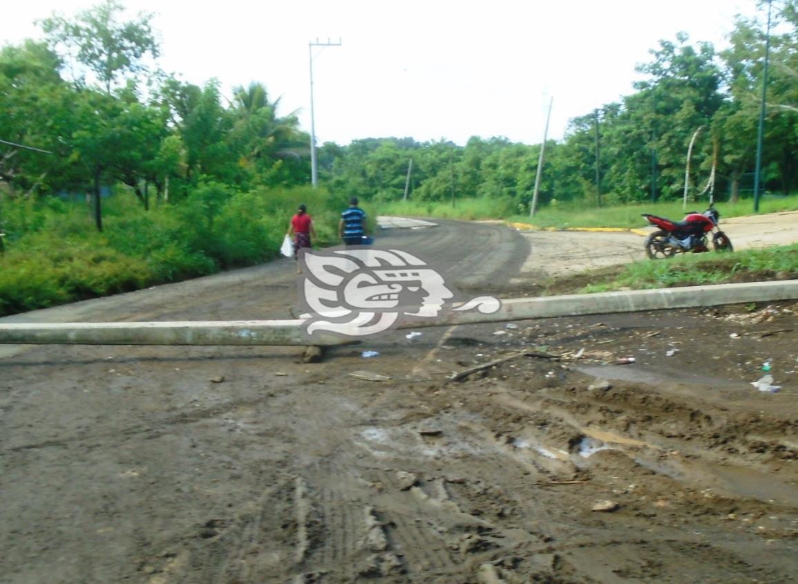 Urgen a terminar pavimentación de tramo Huazuntlán-Tatahuicapan