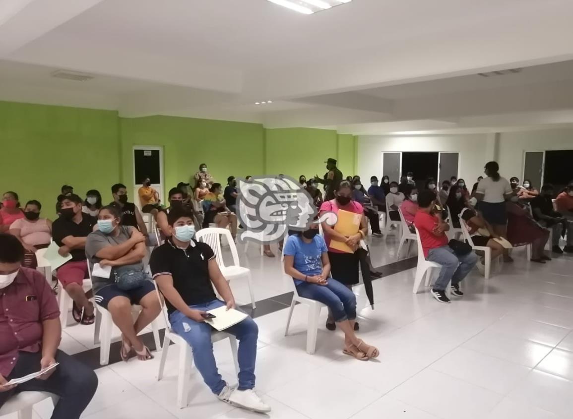 Acuden más de 2 mil jóvenes a jornada nocturna de vacunación en Nanchital