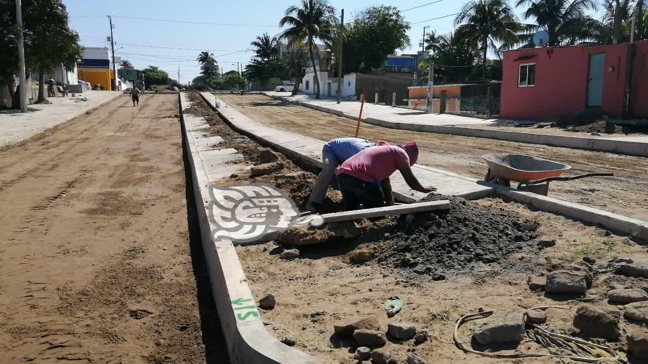 Quedarían pendientes pavimentaciones en Coatzacoalcos