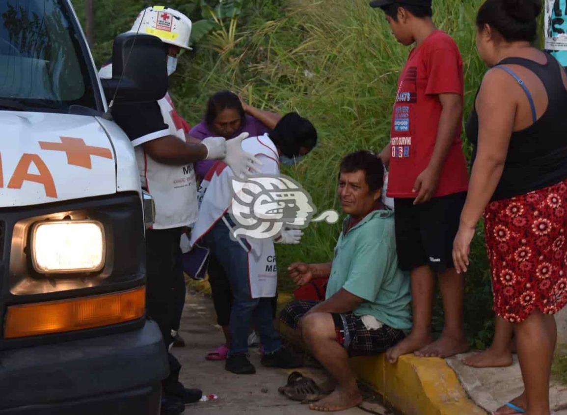 Choque de motocicletas en Soconusco; matrimonio resulta herido